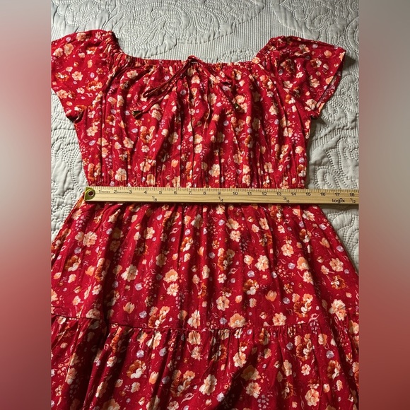 Red Sleeveless Off-Shoulder Sundress for Resort Wear - Picture 10 of 11